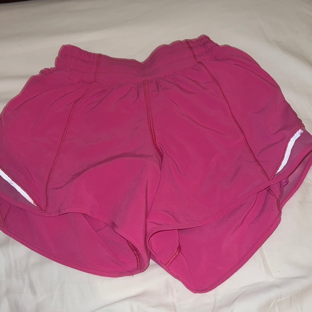 Lululemon 4” low rise hotty hots